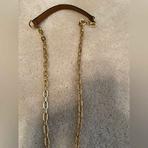Tory Burch leather crossbody with gold chain - Picture 2 of 7